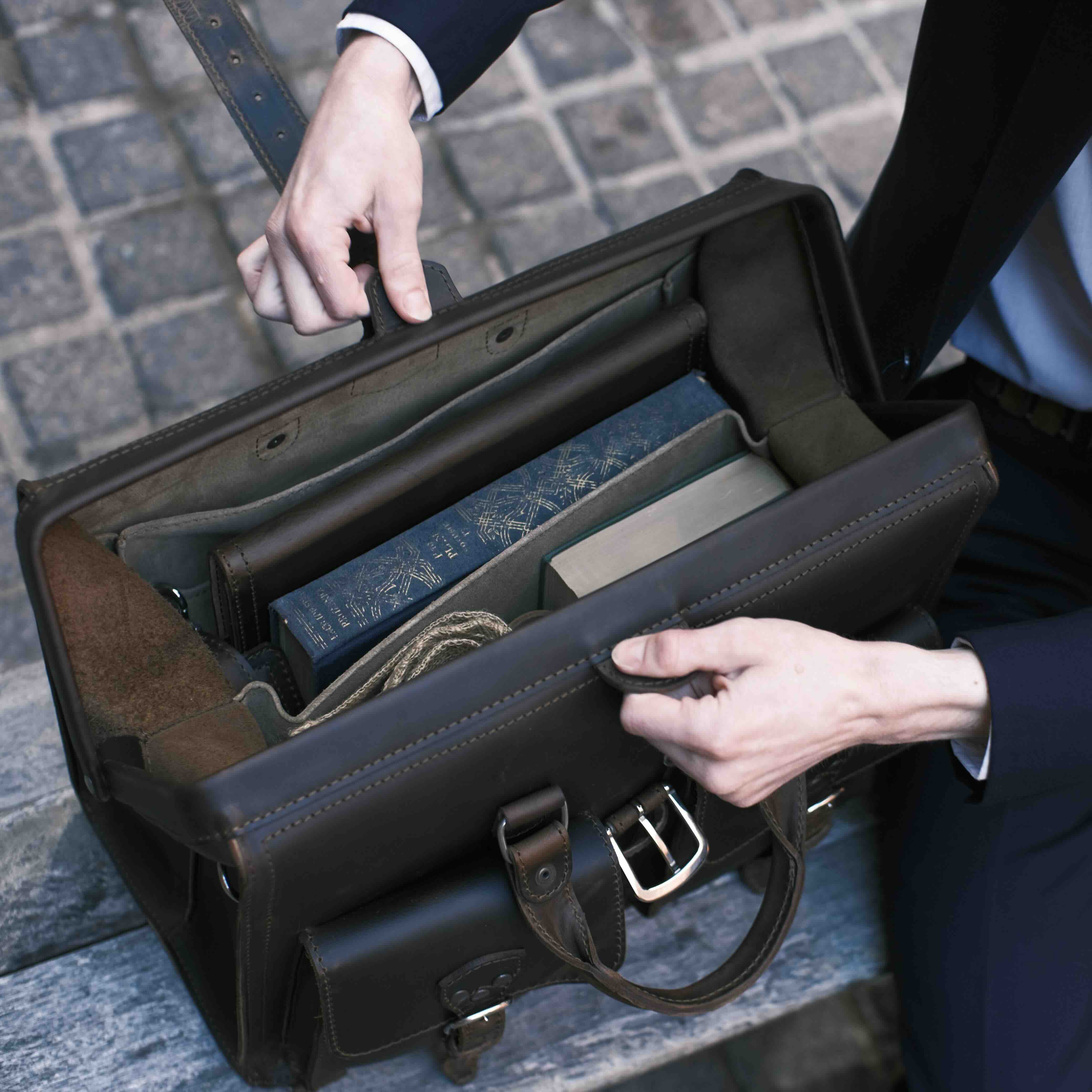 This briefcase is made of the highest quality full grain leather and features heavy-duty hardware made of 316 stainless steel.